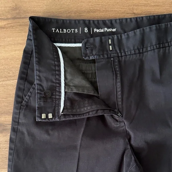 Talbots Black Pedal Pusher Pants. Size 8 - Picture 3 of 5